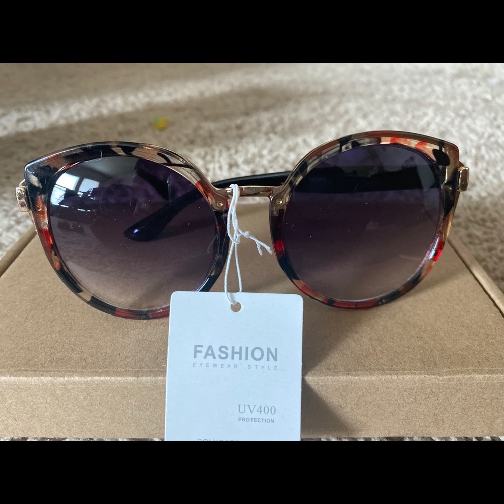 Large Cat eye sunglasses